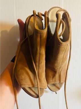 Kenneth Cole Tan Suede Peep-Toe Lace-Up Heels
